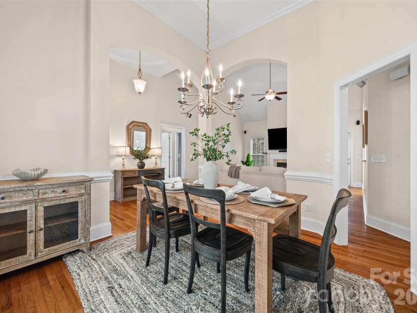 1109 Moray Court, Charlotte, NC 28211.  MLS# CAR4366291, YatesRealty ID 17896. 
