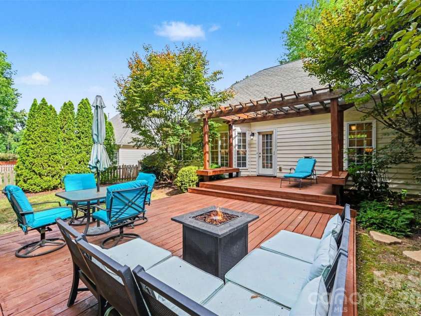 1109 Moray Court, Charlotte, NC 28211.  MLS# CAR4406142, YatesRealty ID 17896. Back patio