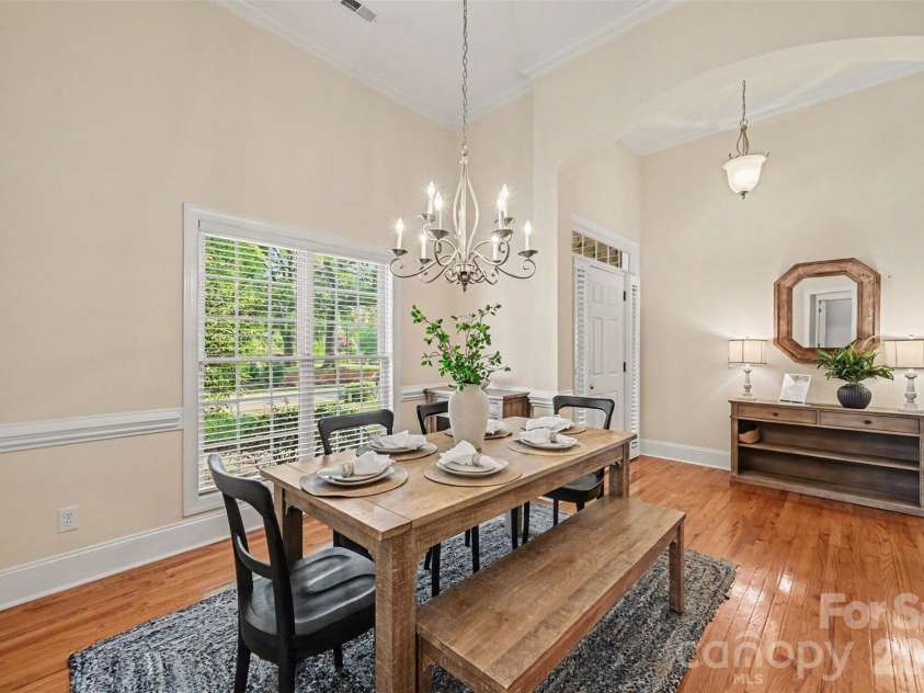 1109 Moray Court, Charlotte, NC 28211.  MLS# CAR4406142, YatesRealty ID 17896. Dining Room