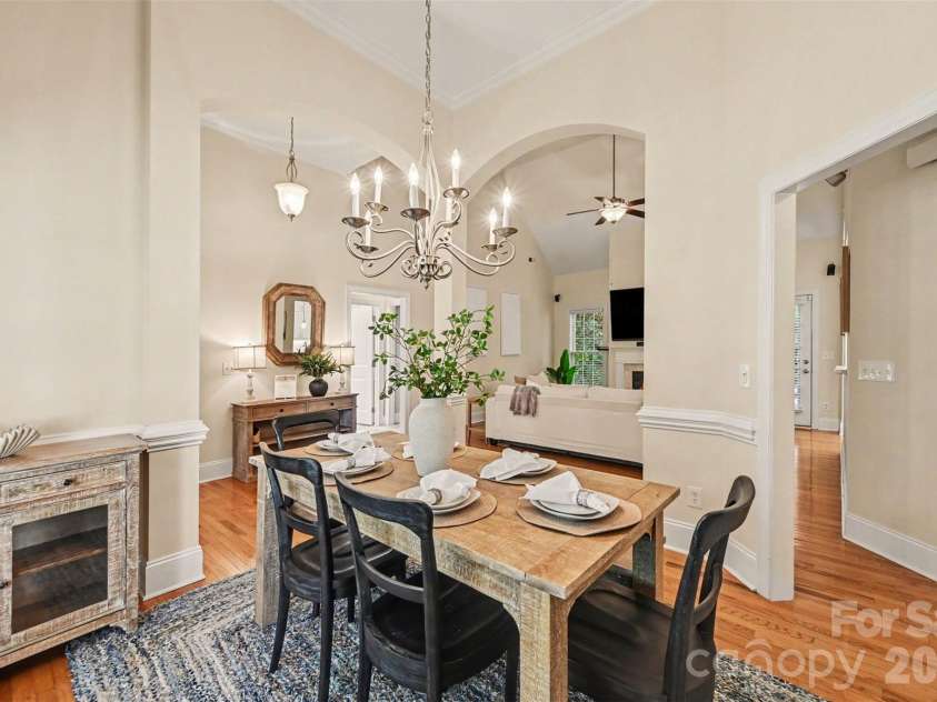 1109 Moray Court, Charlotte, NC 28211.  MLS# CAR4406142, YatesRealty ID 17896. Dining Room