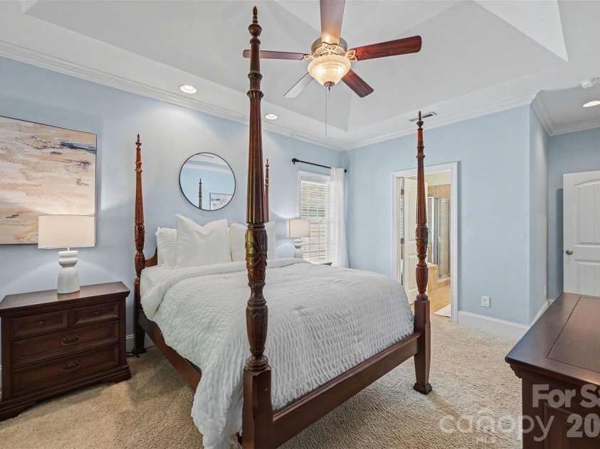 1109 Moray Court, Charlotte, NC 28211.  MLS# CAR4406142, YatesRealty ID 17896. Primary Bedroom