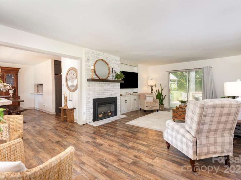 400 Westover Drive, Monroe, NC 28112.  MLS# CAR4266919, YatesRealty ID 17896. 