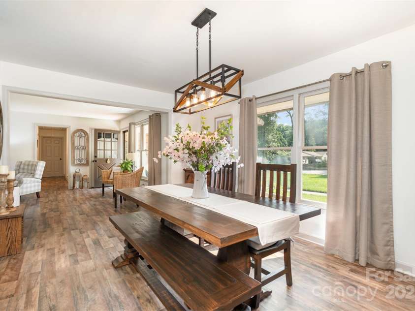 400 Westover Drive, Monroe, NC 28112.  MLS# CAR4266919, YatesRealty ID 17896. 
