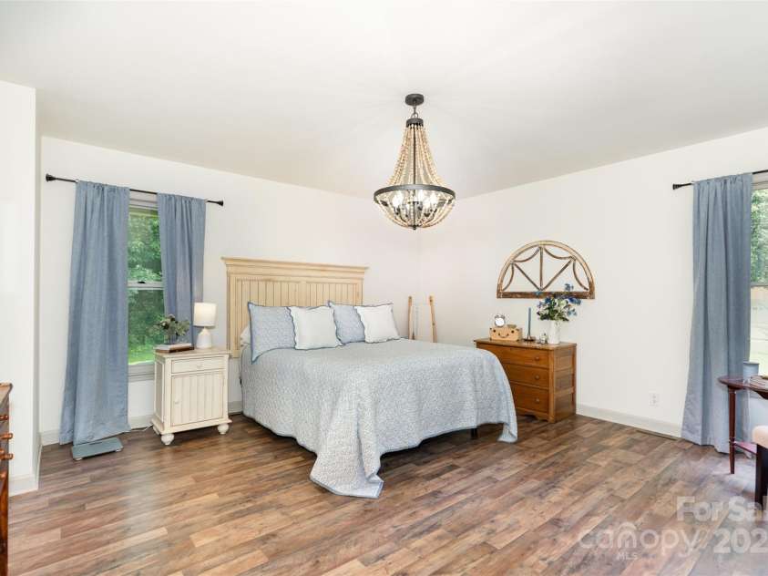 400 Westover Drive, Monroe, NC 28112.  MLS# CAR4266919, YatesRealty ID 17896. 