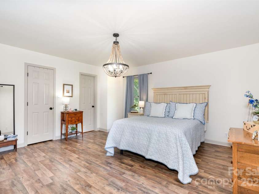 400 Westover Drive, Monroe, NC 28112.  MLS# CAR4266919, YatesRealty ID 17896. 