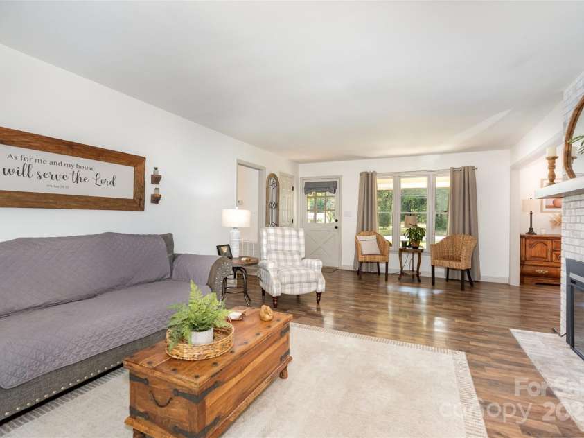 400 Westover Drive, Monroe, NC 28112.  MLS# CAR4317129, YatesRealty ID 17896. 