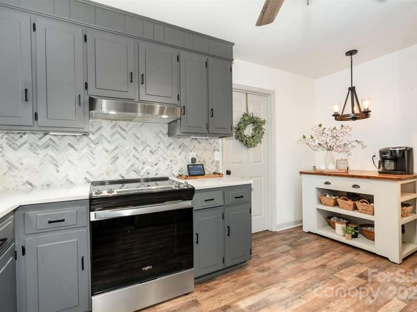 400 Westover Drive, Monroe, NC 28112.  MLS# CAR4317129, YatesRealty ID 17896. 