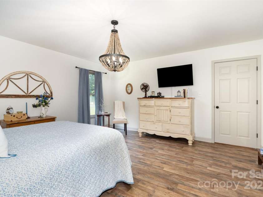 400 Westover Drive, Monroe, NC 28112.  MLS# CAR4317129, YatesRealty ID 17896. 