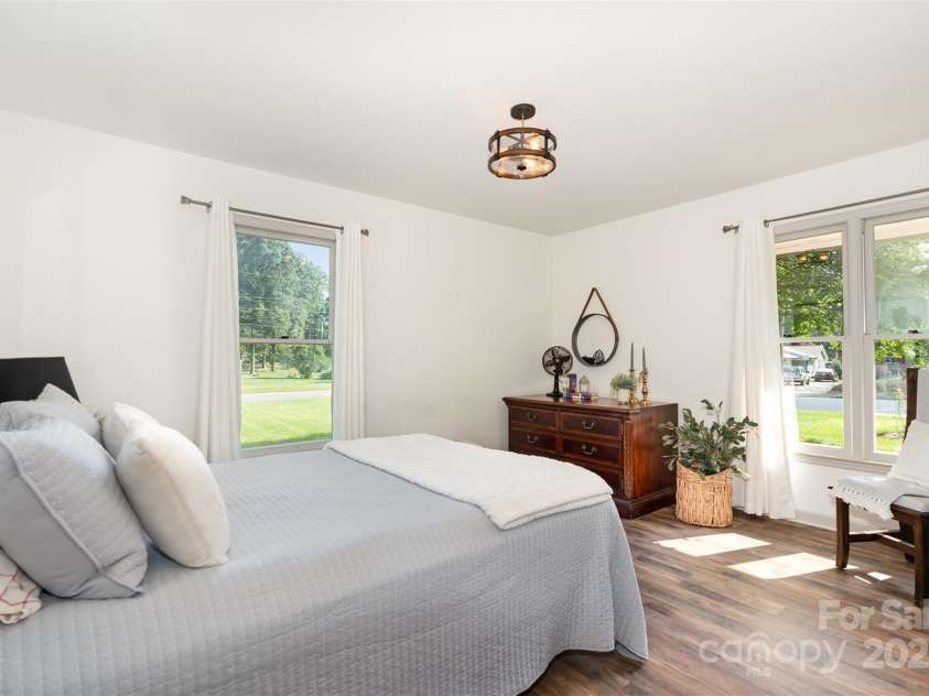 400 Westover Drive, Monroe, NC 28112.  MLS# CAR4317129, YatesRealty ID 17896. 