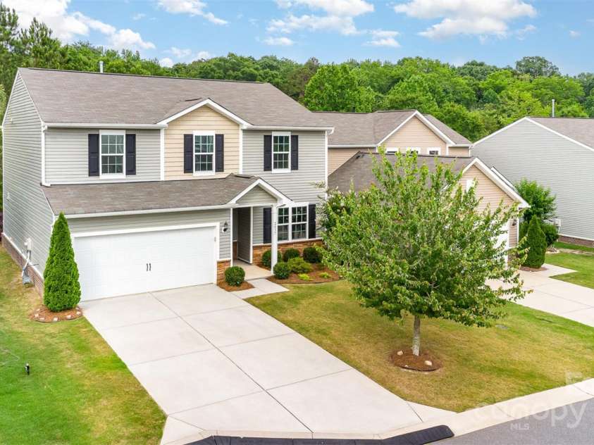 2037 Christopher Wood Court, Fort Mill, SC 29707.  MLS# CAR4267837, YatesRealty ID 17897. 