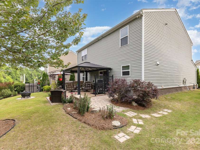 2037 Christopher Wood Court, Fort Mill, SC 29707.  MLS# CAR4267837, YatesRealty ID 17897. 