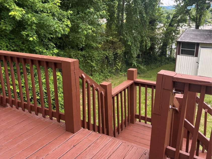 116 Blue Ridge Avenue, Hendersonville, NC 28792.  MLS# CAR4260034, YatesRealty ID 17898. 