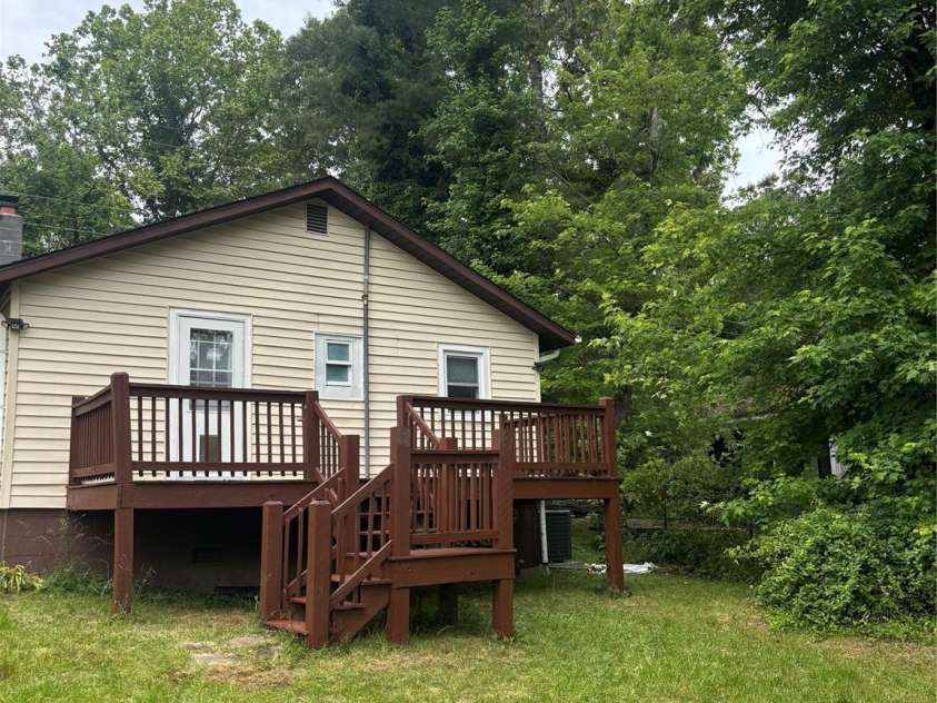 116 Blue Ridge Avenue, Hendersonville, NC 28792.  MLS# CAR4260034, YatesRealty ID 17898. 