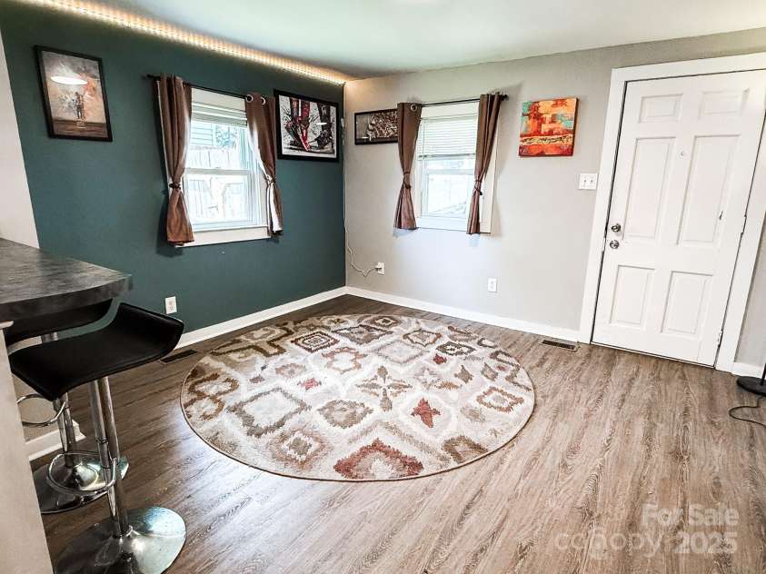 116 Blue Ridge Avenue, Hendersonville, NC 28792.  MLS# CAR4260034, YatesRealty ID 17898. 