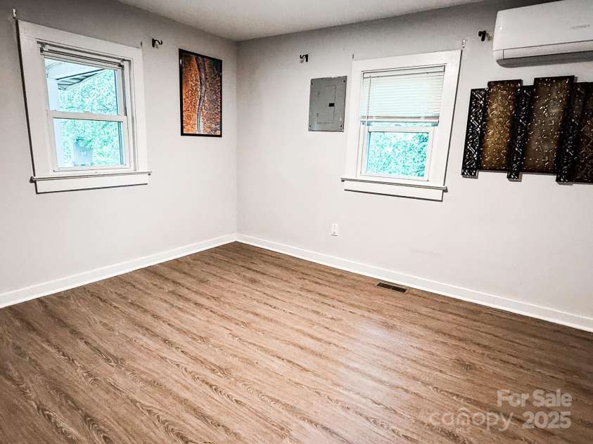 116 Blue Ridge Avenue, Hendersonville, NC 28792.  MLS# CAR4260034, YatesRealty ID 17898. Primary Bedroom