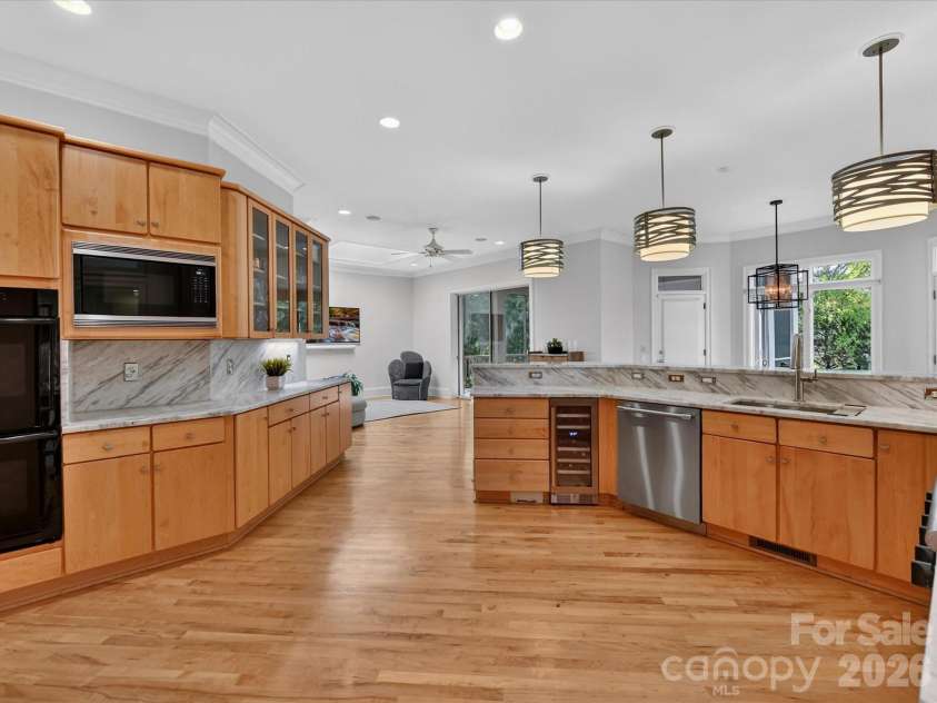 15615 McCullers Court, Charlotte, NC 28277.  MLS# CAR4367013, YatesRealty ID 17898. Double ovens and newer Wolf microwave