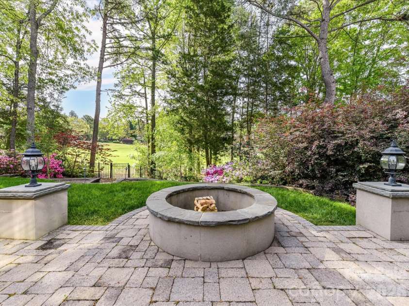 15615 McCullers Court, Charlotte, NC 28277.  MLS# CAR4367013, YatesRealty ID 17898. Fire Pit