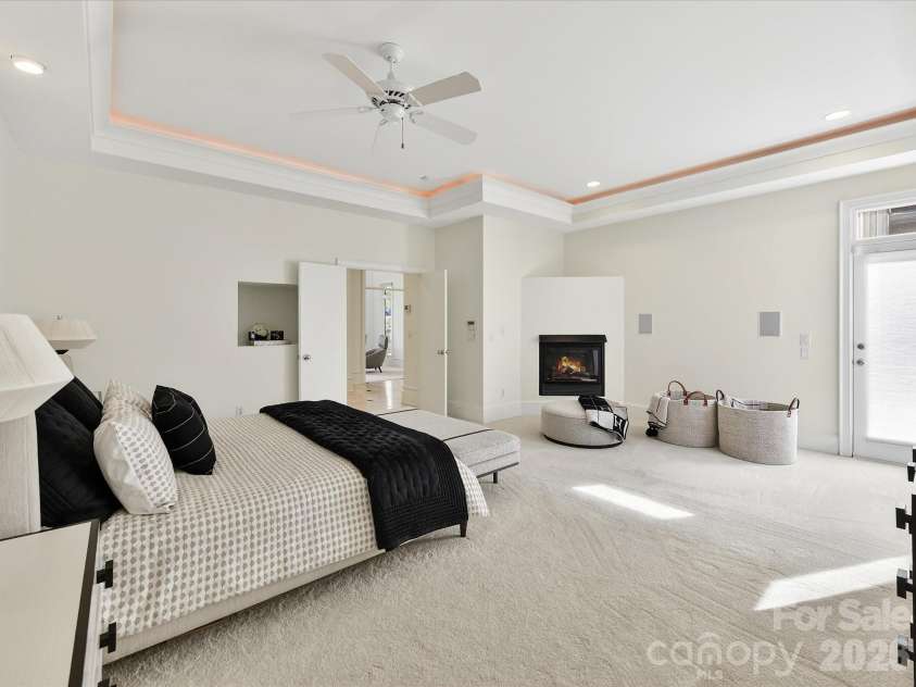 15615 McCullers Court, Charlotte, NC 28277.  MLS# CAR4367013, YatesRealty ID 17898. Primary with fireplace