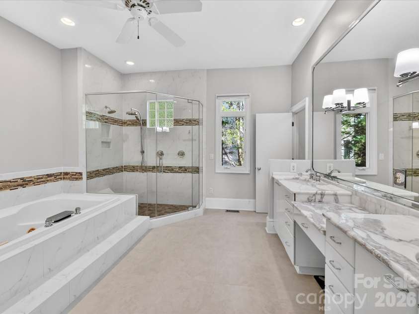 15615 McCullers Court, Charlotte, NC 28277.  MLS# CAR4367013, YatesRealty ID 17898. Updated Primary bath