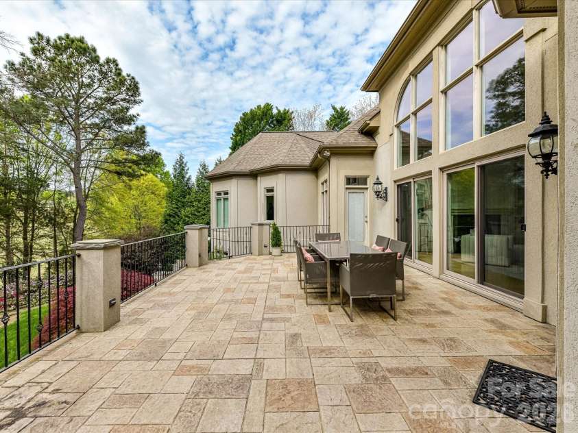 15615 McCullers Court, Charlotte, NC 28277.  MLS# CAR4367013, YatesRealty ID 17898. Upper terrace