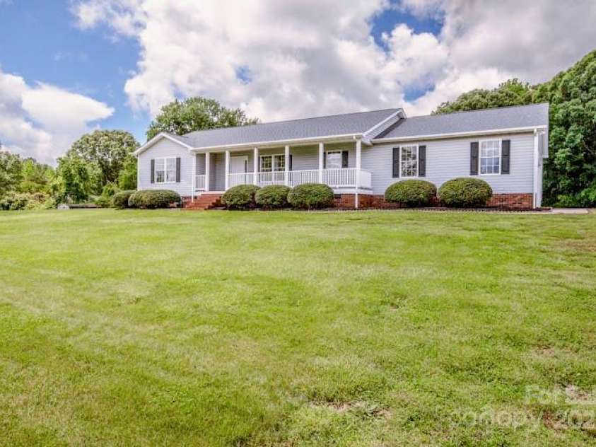 2811 Saint James Church Road, Denver, NC 28037.  MLS# CAR4243787, YatesRealty ID 17899. 