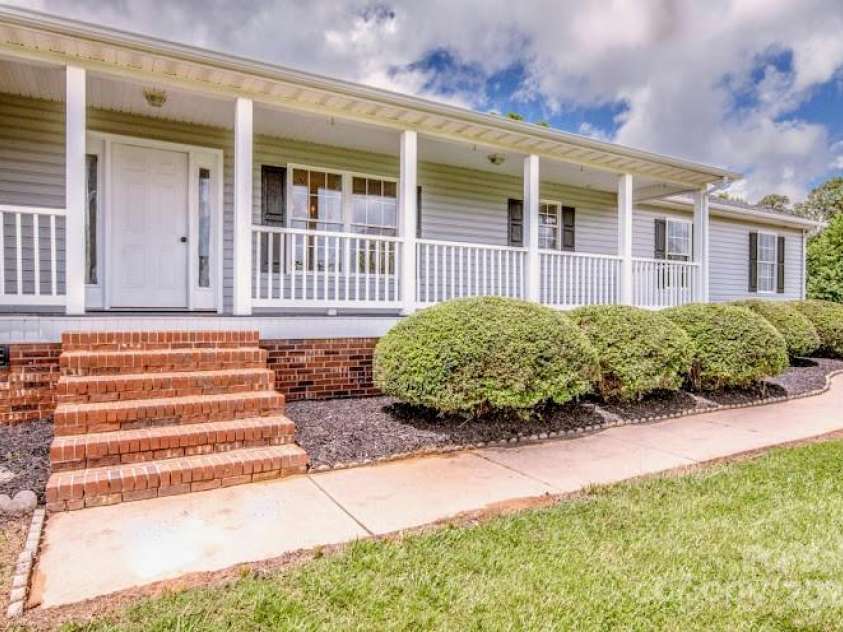 2811 Saint James Church Road, Denver, NC 28037.  MLS# CAR4243787, YatesRealty ID 17899. 