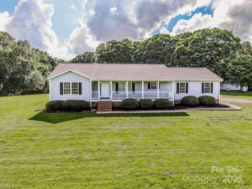 2811 Saint James Church Road, Denver, NC 28037.  MLS# CAR4243787, YatesRealty ID 17899. 