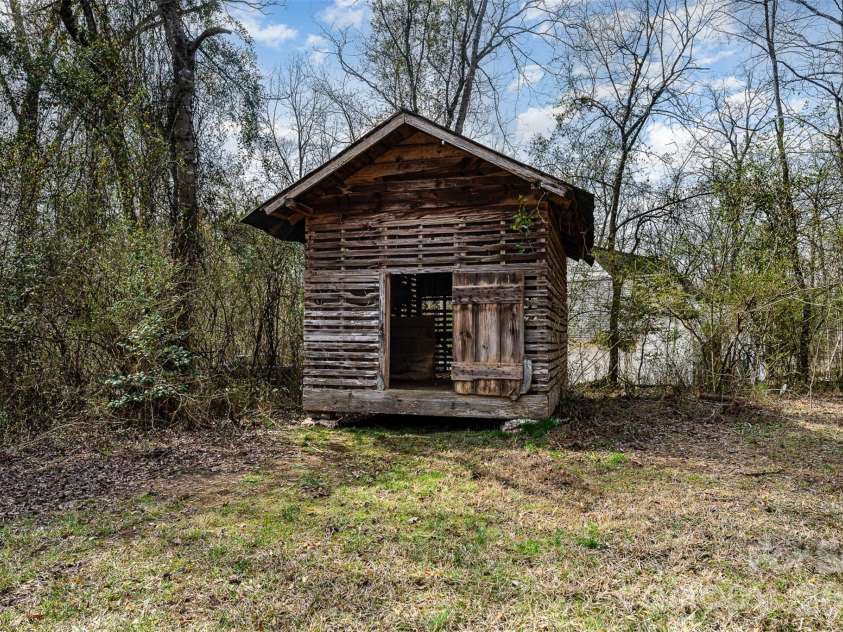 502 Allenton Street, Mount Gilead, NC 27306.  MLS# CAR4368225, YatesRealty ID 17899. 