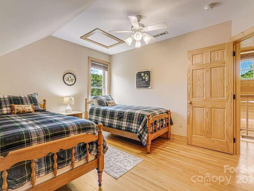 195 El Miner Court, Mars Hill, NC 28754.  MLS# CAR4174195, YatesRealty ID 179. 3rd bedroom