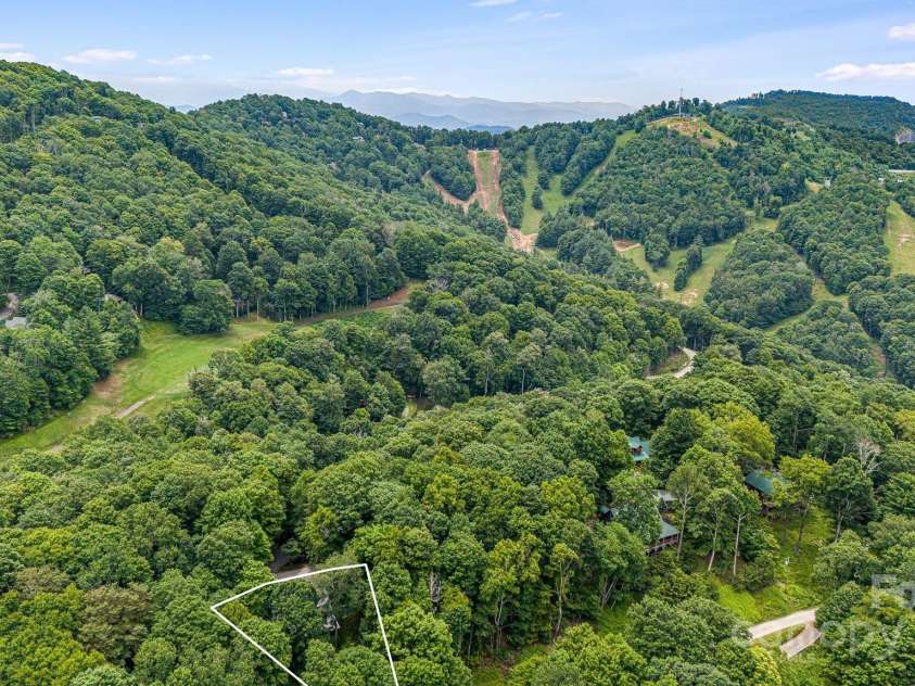 195 El Miner Court, Mars Hill, NC 28754.  MLS# CAR4174195, YatesRealty ID 179. 