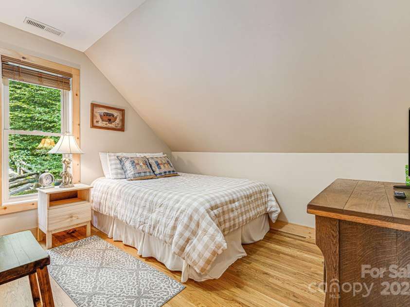 195 El Miner Court, Mars Hill, NC 28754.  MLS# CAR4174195, YatesRealty ID 179. Bonus room