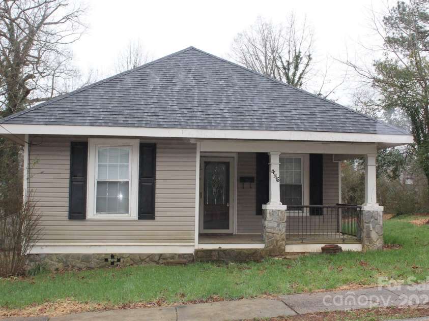 436 Oakwood Avenue, Albemarle, NC 28001.  MLS# CAR4173402, YatesRealty ID 179. 