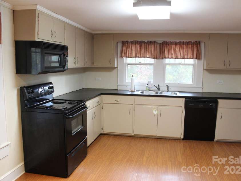 436 Oakwood Avenue, Albemarle, NC 28001.  MLS# CAR4173402, YatesRealty ID 179. 