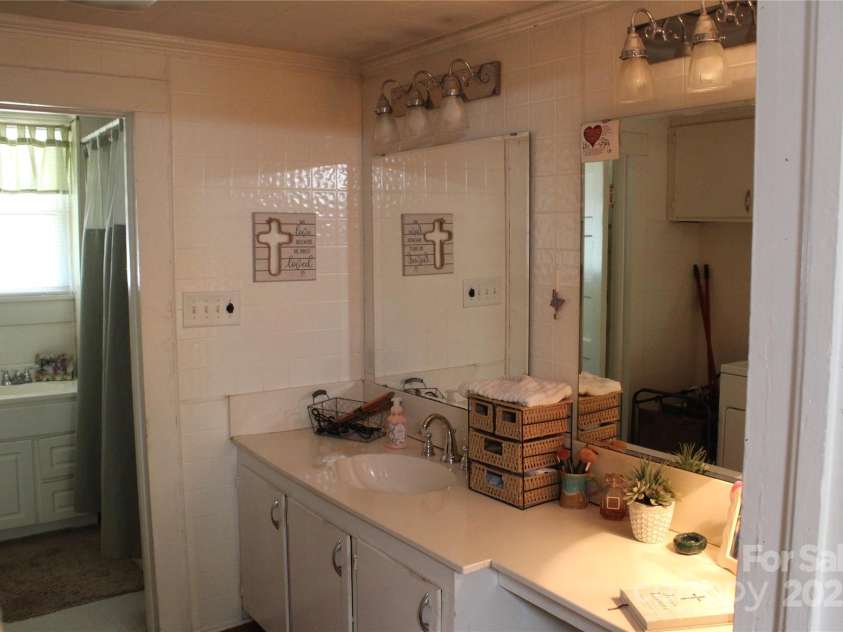 436 Oakwood Avenue, Albemarle, NC 28001.  MLS# CAR4173402, YatesRealty ID 179. 