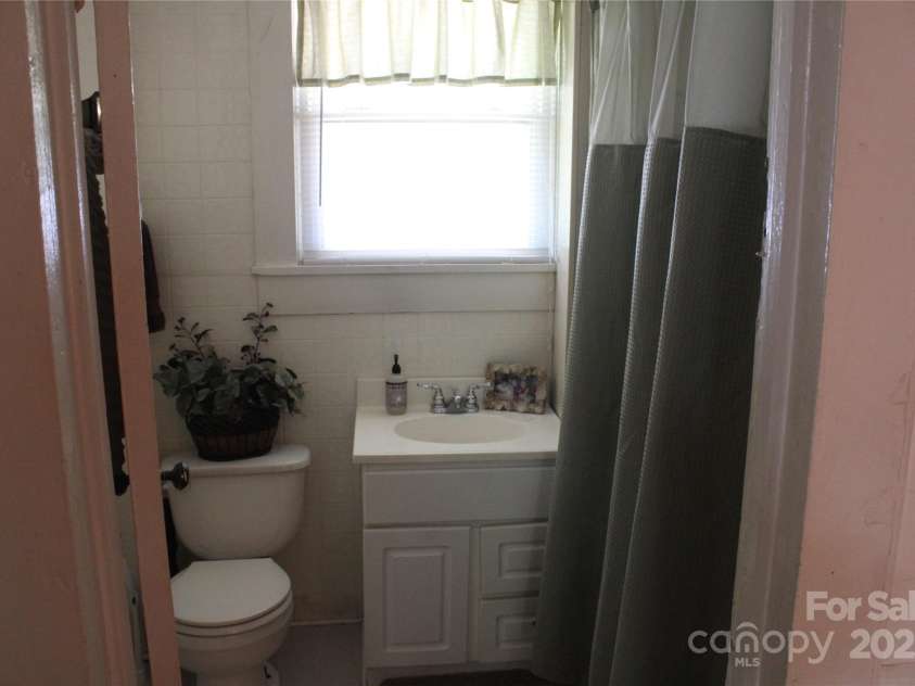 436 Oakwood Avenue, Albemarle, NC 28001.  MLS# CAR4173402, YatesRealty ID 179. 