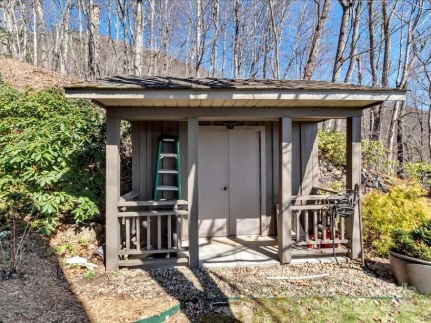 116 Dana Road, Waynesville, NC 28786.  MLS# CAR4243945, YatesRealty ID 1790. 