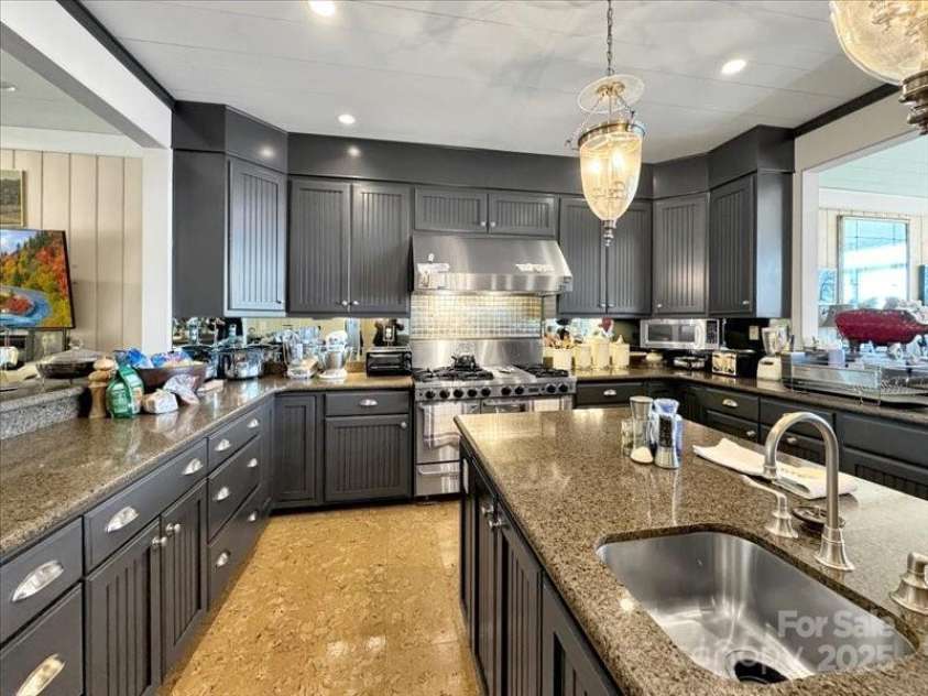 116 Dana Road, Waynesville, NC 28786.  MLS# CAR4243945, YatesRealty ID 1790. 