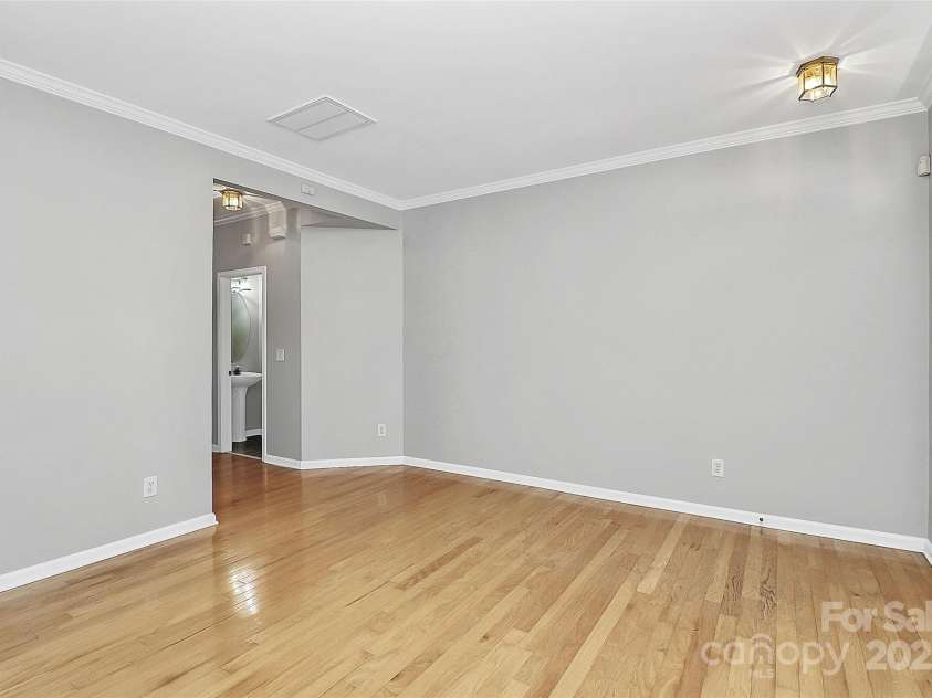 1804 Robinwood Village Drive, Gastonia, NC 28054.  MLS# CAR4282437, YatesRealty ID 1790. Living Room