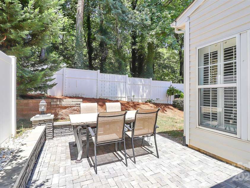 1804 Robinwood Village Drive, Gastonia, NC 28054.  MLS# CAR4282437, YatesRealty ID 1790. Patio