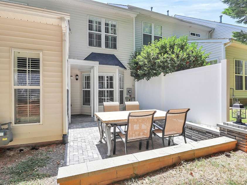 1804 Robinwood Village Drive, Gastonia, NC 28054.  MLS# CAR4282437, YatesRealty ID 1790. Patio