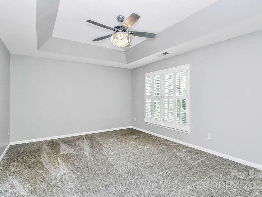 1804 Robinwood Village Drive, Gastonia, NC 28054.  MLS# CAR4282437, YatesRealty ID 1790. Primary Bedroom