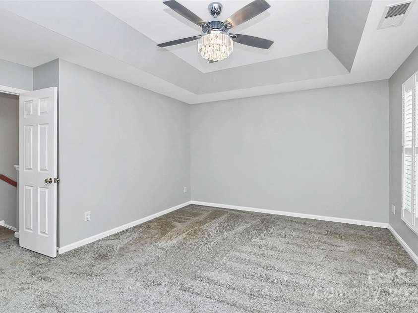 1804 Robinwood Village Drive, Gastonia, NC 28054.  MLS# CAR4282437, YatesRealty ID 1790. Primary Bedroom