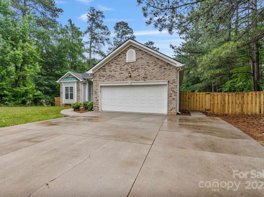 105 Stumpy Creek Road, Mooresville, NC 28117.  MLS# CAR4264164, YatesRealty ID 17900. 