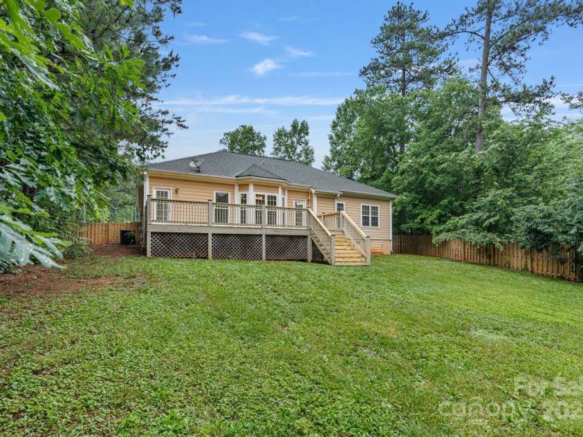 105 Stumpy Creek Road, Mooresville, NC 28117.  MLS# CAR4264164, YatesRealty ID 17900. 