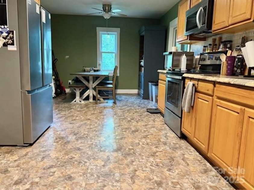 149 Poplar Drive, Marion, NC 28752.  MLS# CAR4266311, YatesRealty ID 17901. 