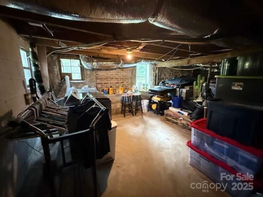 149 Poplar Drive, Marion, NC 28752.  MLS# CAR4266311, YatesRealty ID 17901. 