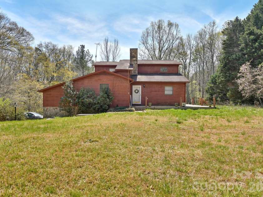 438 Cox Lake Road, Stanley, NC 28164.  MLS# CAR4360178, YatesRealty ID 17902. 
