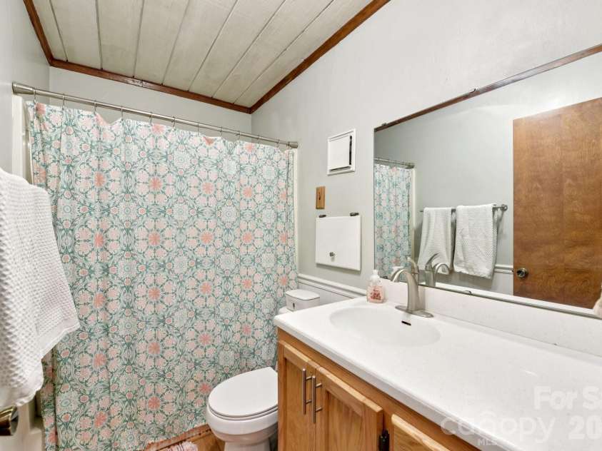 438 Cox Lake Road, Stanley, NC 28164.  MLS# CAR4360178, YatesRealty ID 17902. 