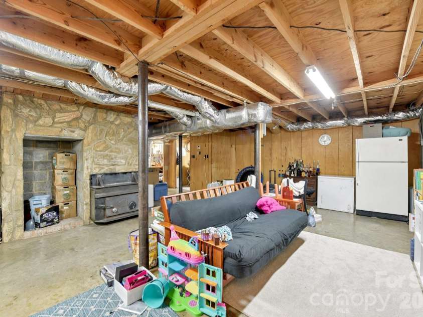 438 Cox Lake Road, Stanley, NC 28164.  MLS# CAR4360178, YatesRealty ID 17902. 