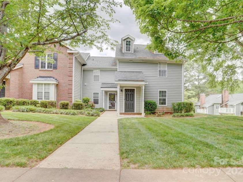 2916 Iron Gate Lane, Charlotte, NC 28212.  MLS# CAR4253114, YatesRealty ID 17903. 